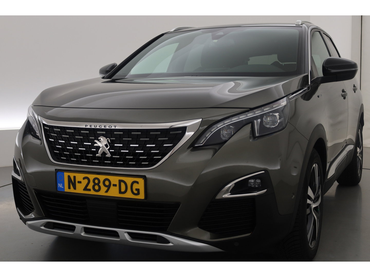 Peugeot 3008 1.6 e-THP GT Line | Trekhaak 1550kg Trekgewicht | Cruise Control | Memory | Camera | All Season | Stoelverw. | Apple CarPlay & Android Auto