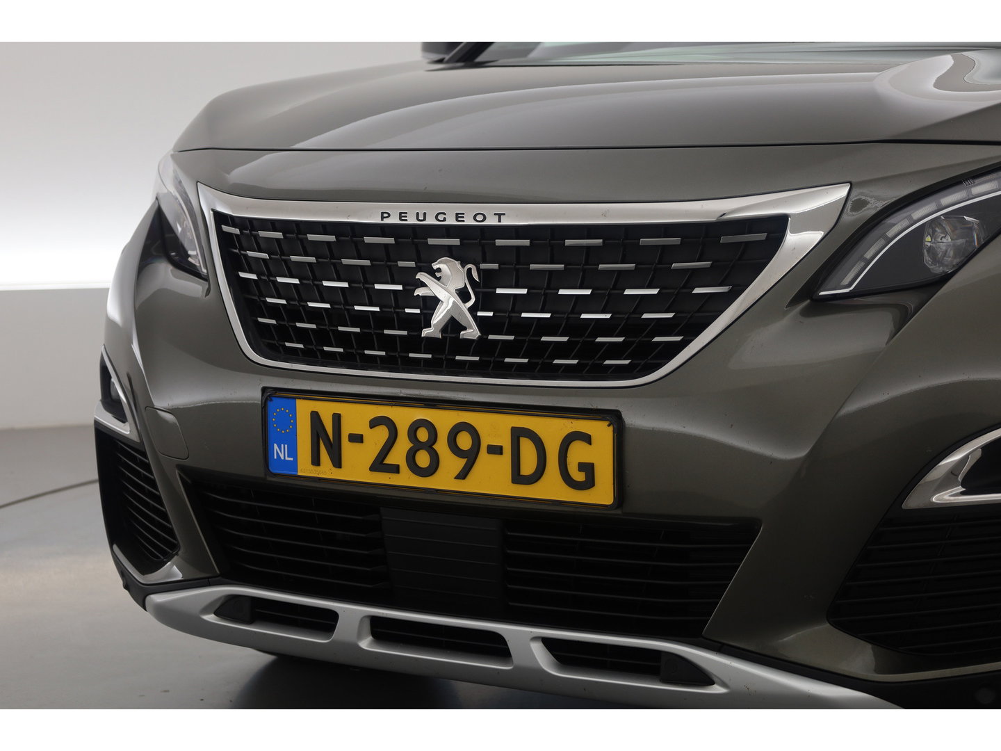 Peugeot 3008 1.6 e-THP GT Line | Trekhaak 1550kg Trekgewicht | Cruise Control | Memory | Camera | All Season | Stoelverw. | Apple CarPlay & Android Auto