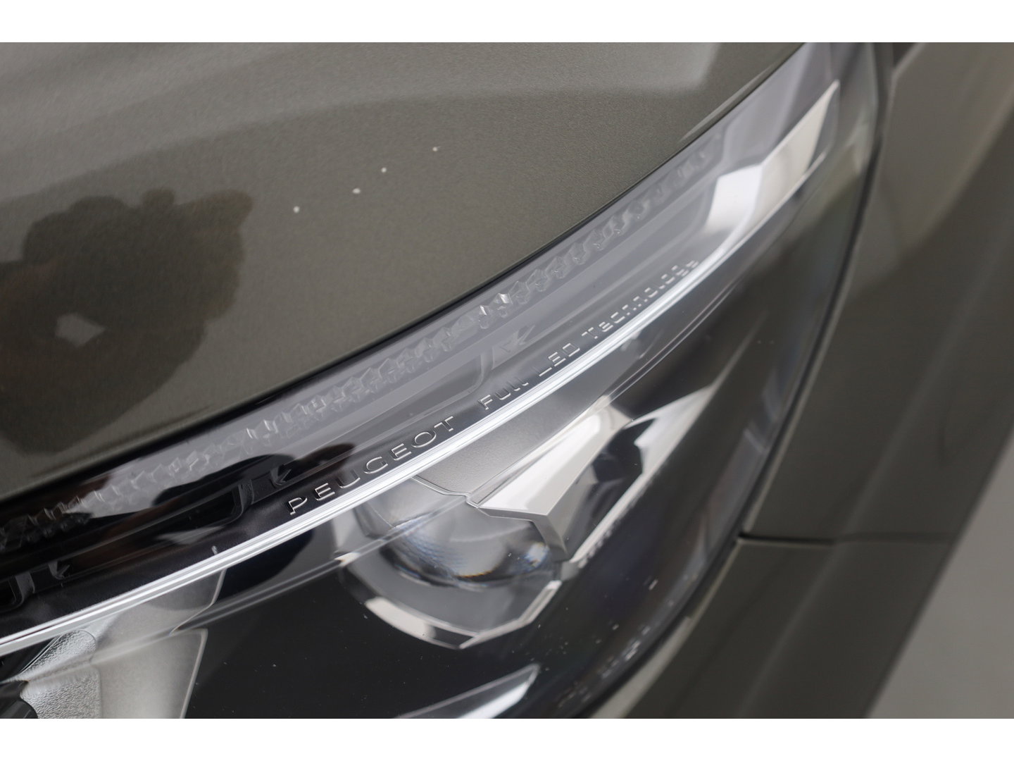 Peugeot 3008 1.6 e-THP GT Line | Trekhaak 1550kg Trekgewicht | Cruise Control | Memory | Camera | All Season | Stoelverw. | Apple CarPlay & Android Auto
