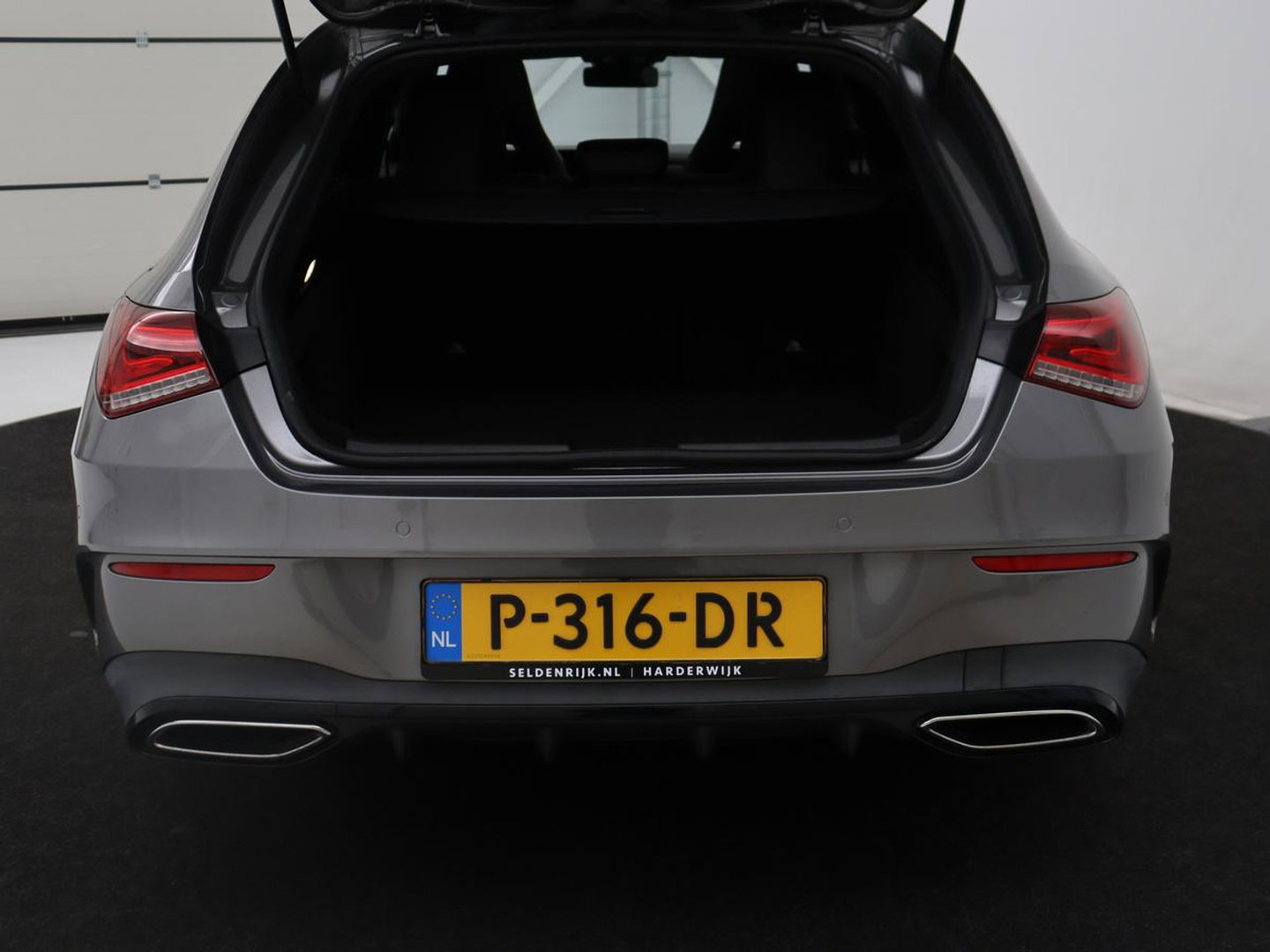 Mercedes-Benz CLA-Klasse Shooting Brake 250e Business Solution AMG Limited | SOH 94,2% | Panoramadak | Stoelverwarming | Matrix LED | Sfeerverlichting | Keyless | Memory | Widescreen | Navigatie | Camera | Park Assist | PHEV | Plug In