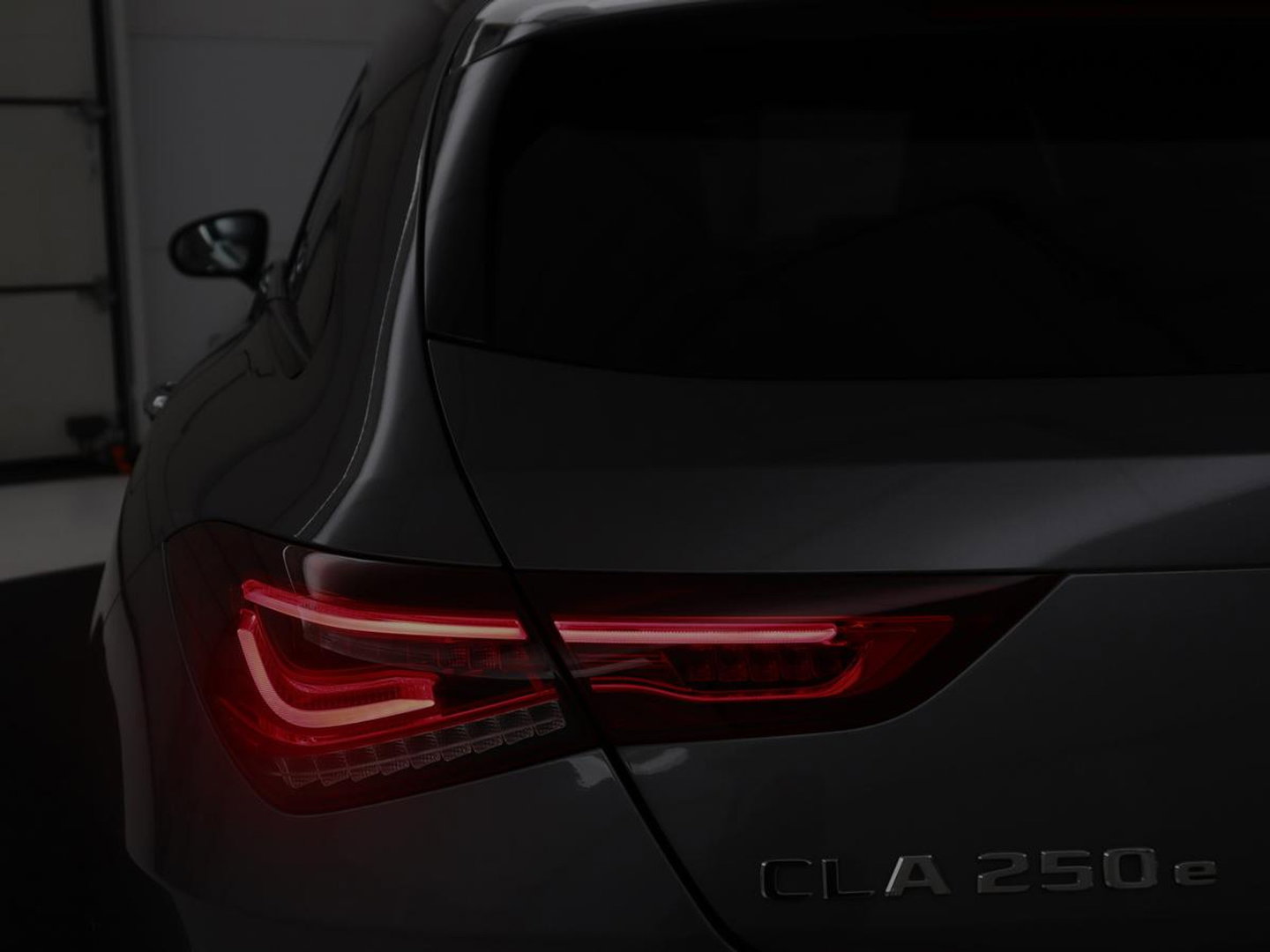 Mercedes-Benz CLA-Klasse Shooting Brake 250e Business Solution AMG Limited | SOH 94,2% | Panoramadak | Stoelverwarming | Matrix LED | Sfeerverlichting | Keyless | Memory | Widescreen | Navigatie | Camera | Park Assist | PHEV | Plug In
