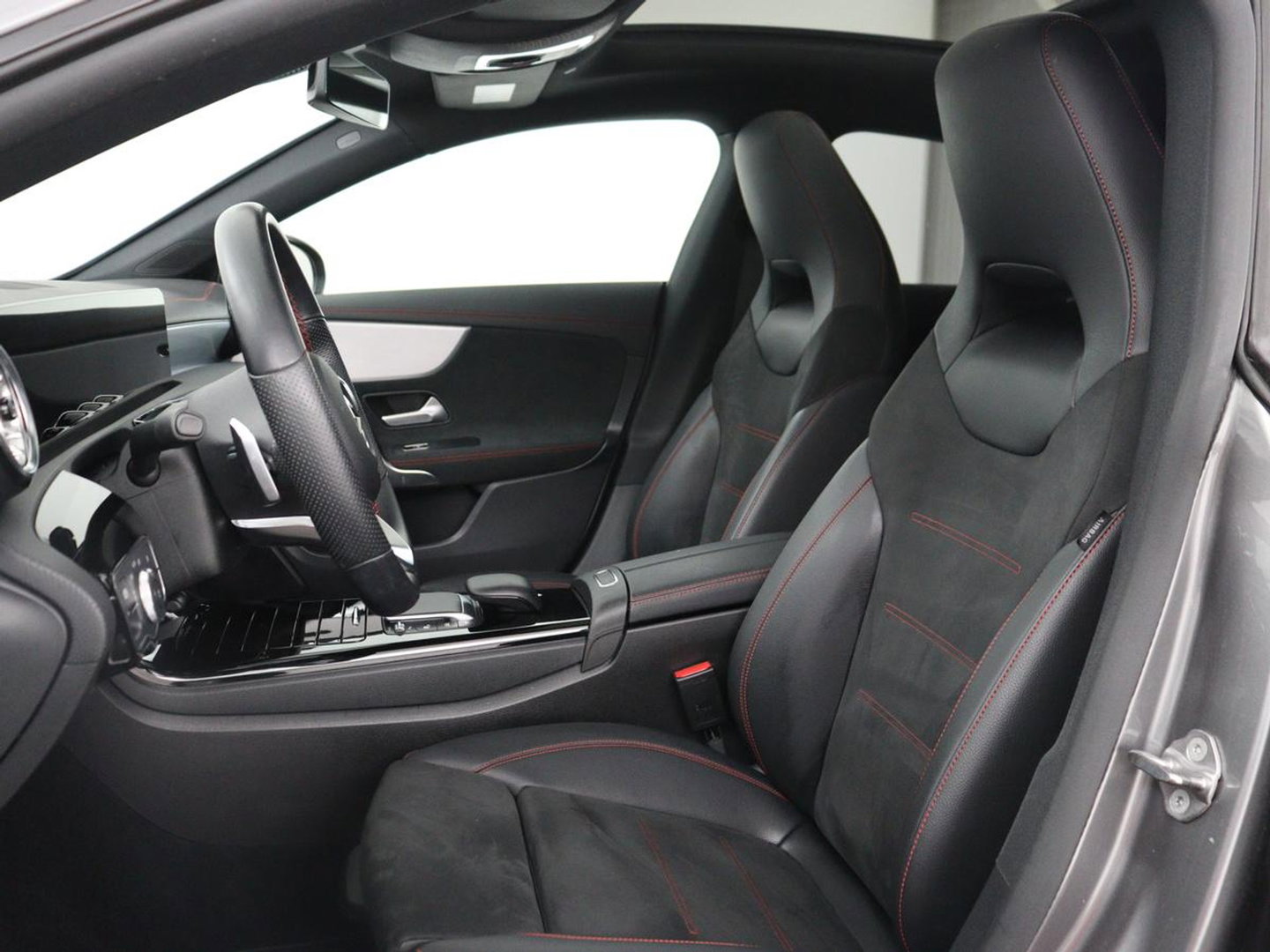 Mercedes-Benz CLA-Klasse Shooting Brake 250e Business Solution AMG Limited | SOH 94,2% | Panoramadak | Stoelverwarming | Matrix LED | Sfeerverlichting | Keyless | Memory | Widescreen | Navigatie | Camera | Park Assist | PHEV | Plug In