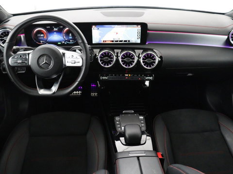 Mercedes-Benz CLA-Klasse Shooting Brake 250e Business Solution AMG Limited | SOH 94,2% | Panoramadak | Stoelverwarming | Matrix LED | Sfeerverlichting | Keyless | Memory | Widescreen | Navigatie | Camera | Park Assist | PHEV | Plug In