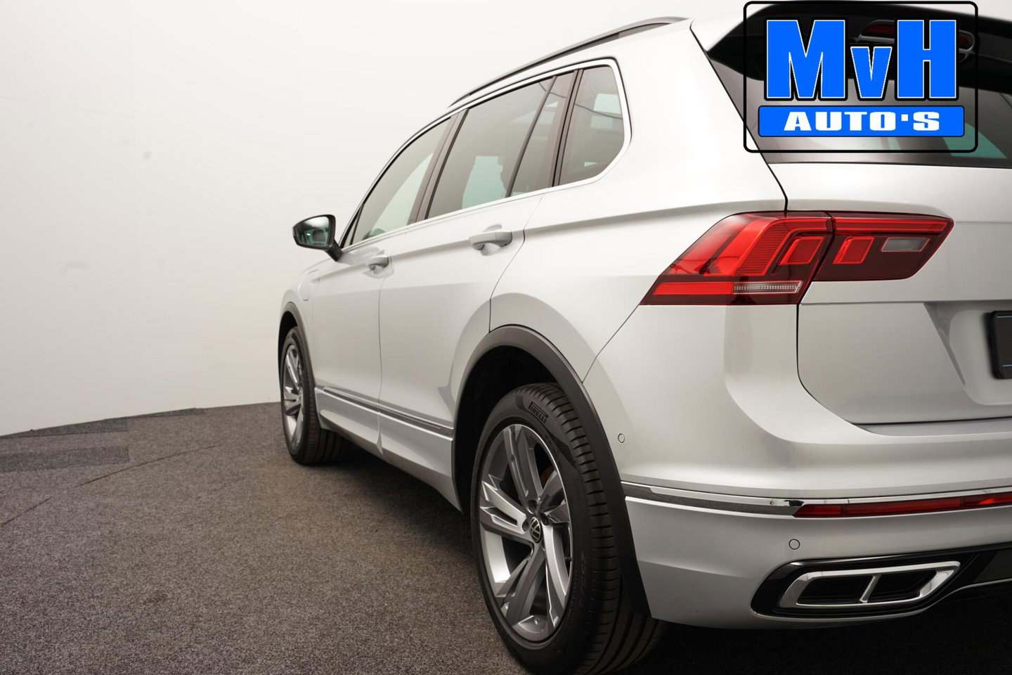 Volkswagen Tiguan 1.4 TSI eHybrid R-Line Business+|PANO|IQ-LIGHT