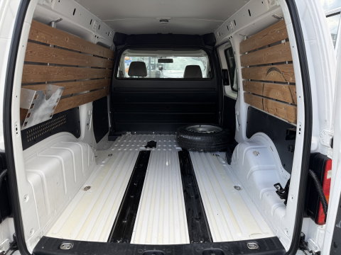 Volkswagen Caddy 1.4 TGI L2H1 EcoFuel Maxi Easyline / vaste prijs rijklaar € 6.950 ex btw / geen airco / wel cruise control / ramen rondom / pdc achter / euro 6