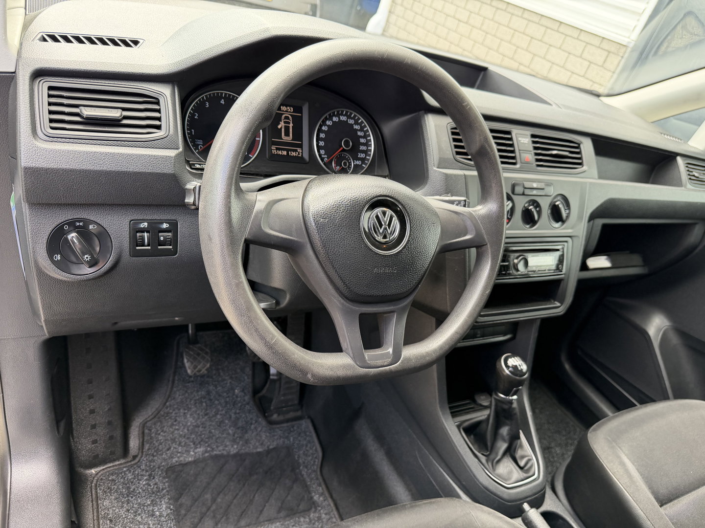 Volkswagen Caddy 1.4 TGI L2H1 EcoFuel Maxi Easyline / vaste prijs rijklaar € 6.950 ex btw / geen airco / wel cruise control / ramen rondom / pdc achter / euro 6