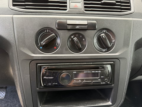 Volkswagen Caddy 1.4 TGI L2H1 EcoFuel Maxi Easyline / vaste prijs rijklaar € 6.950 ex btw / geen airco / wel cruise control / ramen rondom / pdc achter / euro 6