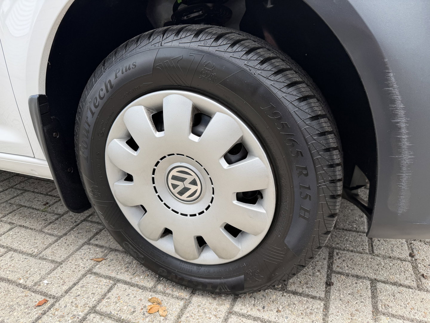 Volkswagen Caddy 1.4 TGI L2H1 EcoFuel Maxi Easyline / vaste prijs rijklaar € 6.950 ex btw / geen airco / wel cruise control / ramen rondom / pdc achter / euro 6