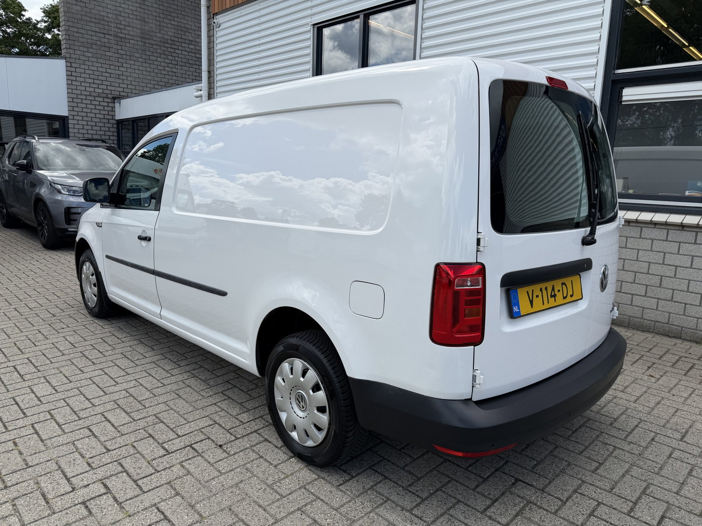 Volkswagen Caddy 1.4 TGI L2H1 EcoFuel Maxi Easyline / vaste prijs rijklaar € 6.950 ex btw / geen airco / wel cruise control / ramen rondom / pdc achter / euro 6