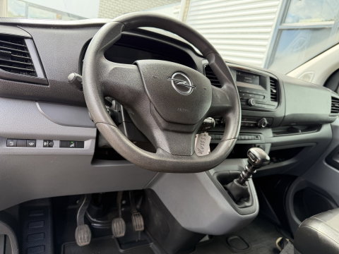 Opel Vivaro 1.5 CDTI L2H1 Selection / vaste prijs rijklaar € 18.950 ex btw / lease vanaf € 319 / dubbele schuifdeur / trekhaak / parkeersensoren voor + achter / airco / cruise / euro 6