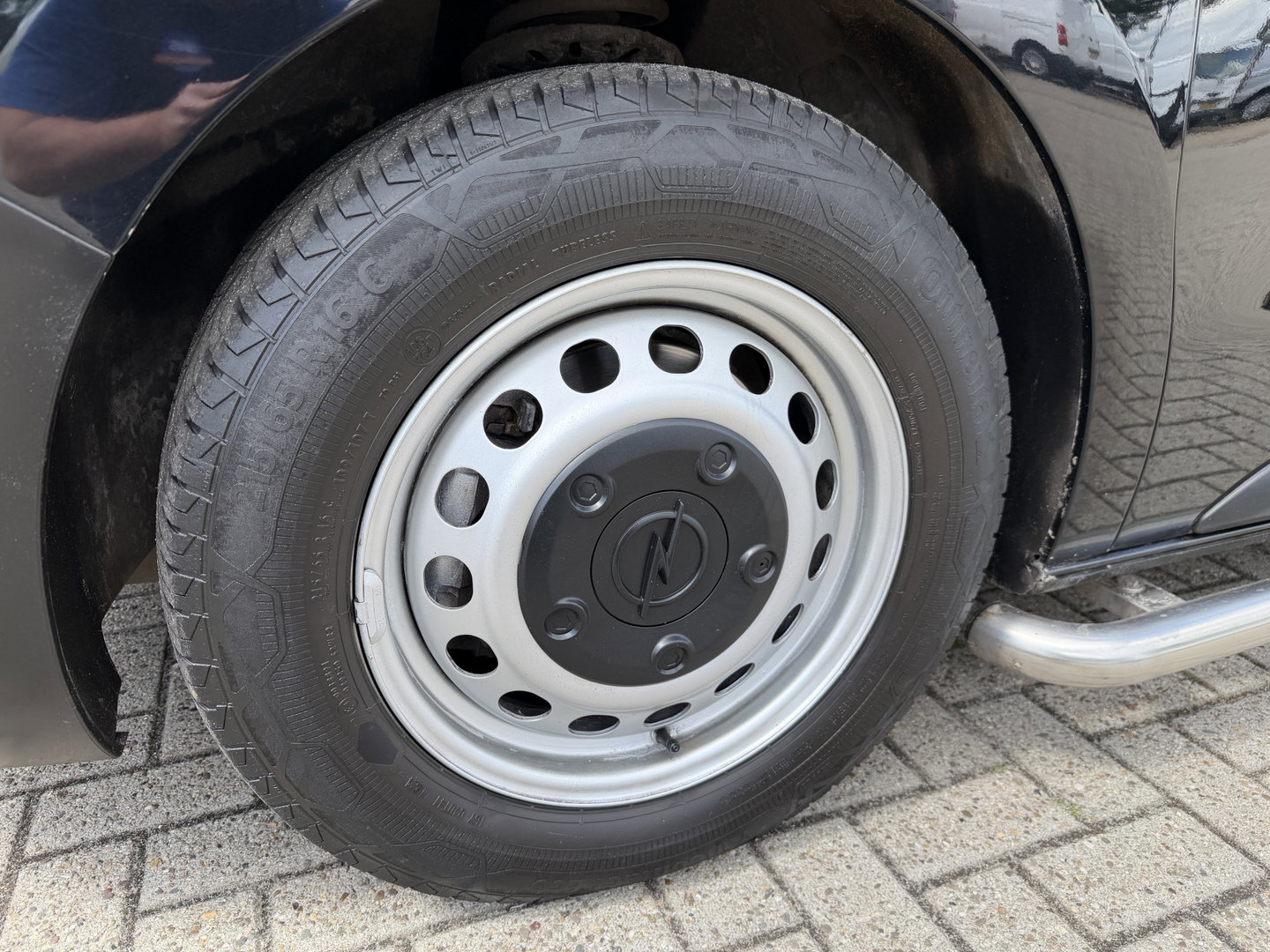 Opel Vivaro 1.5 CDTI L2H1 Selection / vaste prijs rijklaar € 18.950 ex btw / lease vanaf € 319 / dubbele schuifdeur / trekhaak / parkeersensoren voor + achter / airco / cruise / euro 6