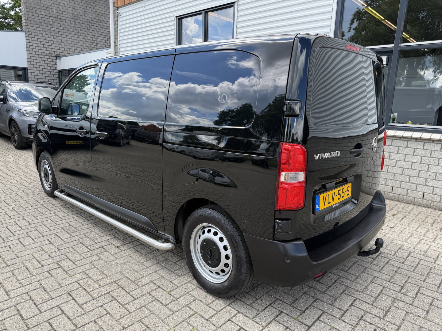 Opel Vivaro 1.5 CDTI L2H1 Selection / vaste prijs rijklaar € 18.950 ex btw / lease vanaf € 319 / dubbele schuifdeur / trekhaak / parkeersensoren voor + achter / airco / cruise / euro 6
