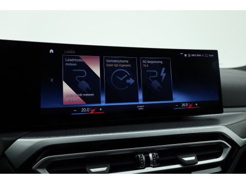 BMW 3 Serie Touring 320e M Sport | SOH 90.7% | Facelift | Shadow Line | Curved display | Adapt. Cruise | Nav + CarPlay | Elek. Klep | Sfeerverlichting | LED | Stoelverw. | PDC