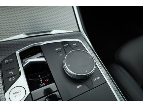 BMW 3 Serie Touring 320e M Sport | SOH 90.7% | Facelift | Shadow Line | Curved display | Adapt. Cruise | Nav + CarPlay | Elek. Klep | Sfeerverlichting | LED | Stoelverw. | PDC