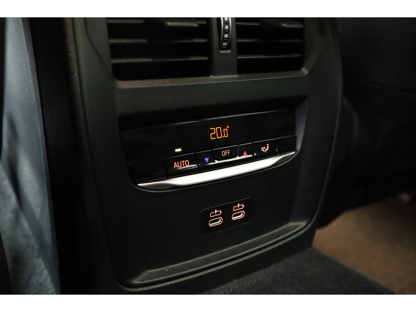 BMW 3 Serie Touring 320e M Sport | SOH 90.7% | Facelift | Shadow Line | Curved display | Adapt. Cruise | Nav + CarPlay | Elek. Klep | Sfeerverlichting | LED | Stoelverw. | PDC