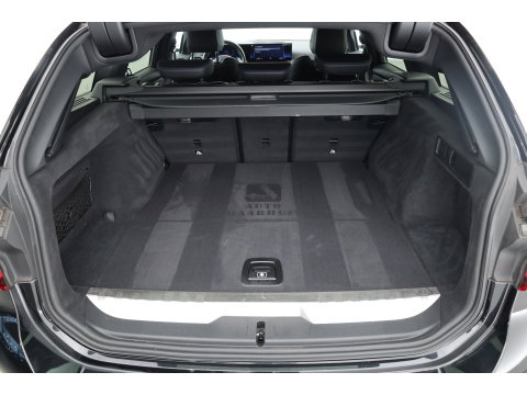 BMW 3 Serie Touring 320e M Sport | SOH 90.7% | Facelift | Shadow Line | Curved display | Adapt. Cruise | Nav + CarPlay | Elek. Klep | Sfeerverlichting | LED | Stoelverw. | PDC