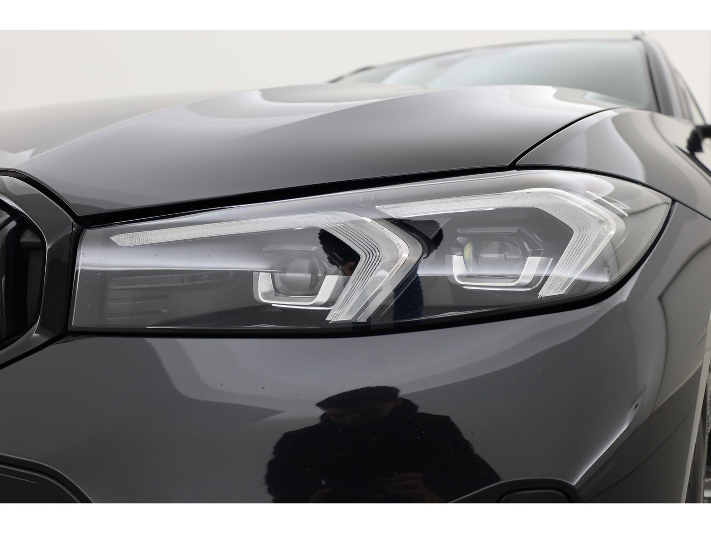 BMW 3 Serie Touring 320e M Sport | SOH 90.7% | Facelift | Shadow Line | Curved display | Adapt. Cruise | Nav + CarPlay | Elek. Klep | Sfeerverlichting | LED | Stoelverw. | PDC