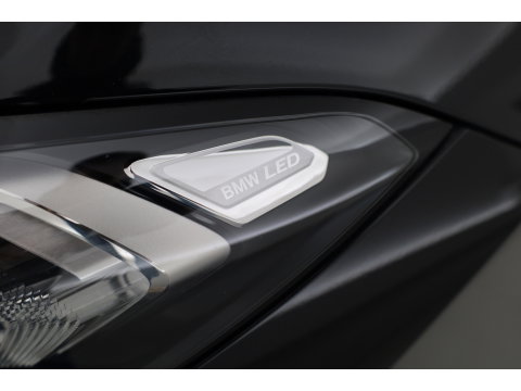 BMW 3 Serie Touring 320e M Sport | SOH 90.7% | Facelift | Shadow Line | Curved display | Adapt. Cruise | Nav + CarPlay | Elek. Klep | Sfeerverlichting | LED | Stoelverw. | PDC