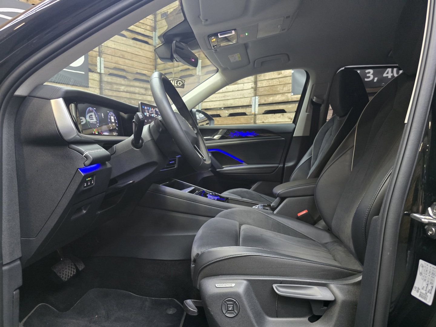 Volkswagen Tayron 1.5 eHybrid Elegance IQ LIght 360 Trekhaak DCC PRO! 18"LM 2000 TGW