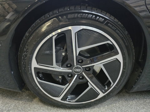 Audi e-tron GT GT edition ZERO 93 kWh Pano Leder/alcantara 4WBS HUD 360 B&O 20"LM
