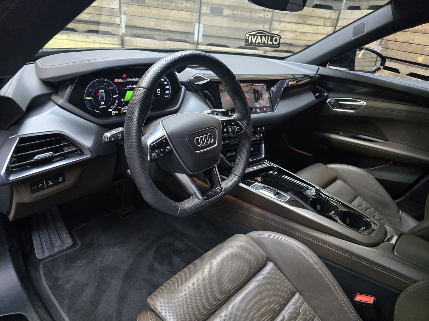 Audi e-tron GT GT edition ZERO 93 kWh Pano Leder/alcantara 4WBS HUD 360 B&O 20"LM
