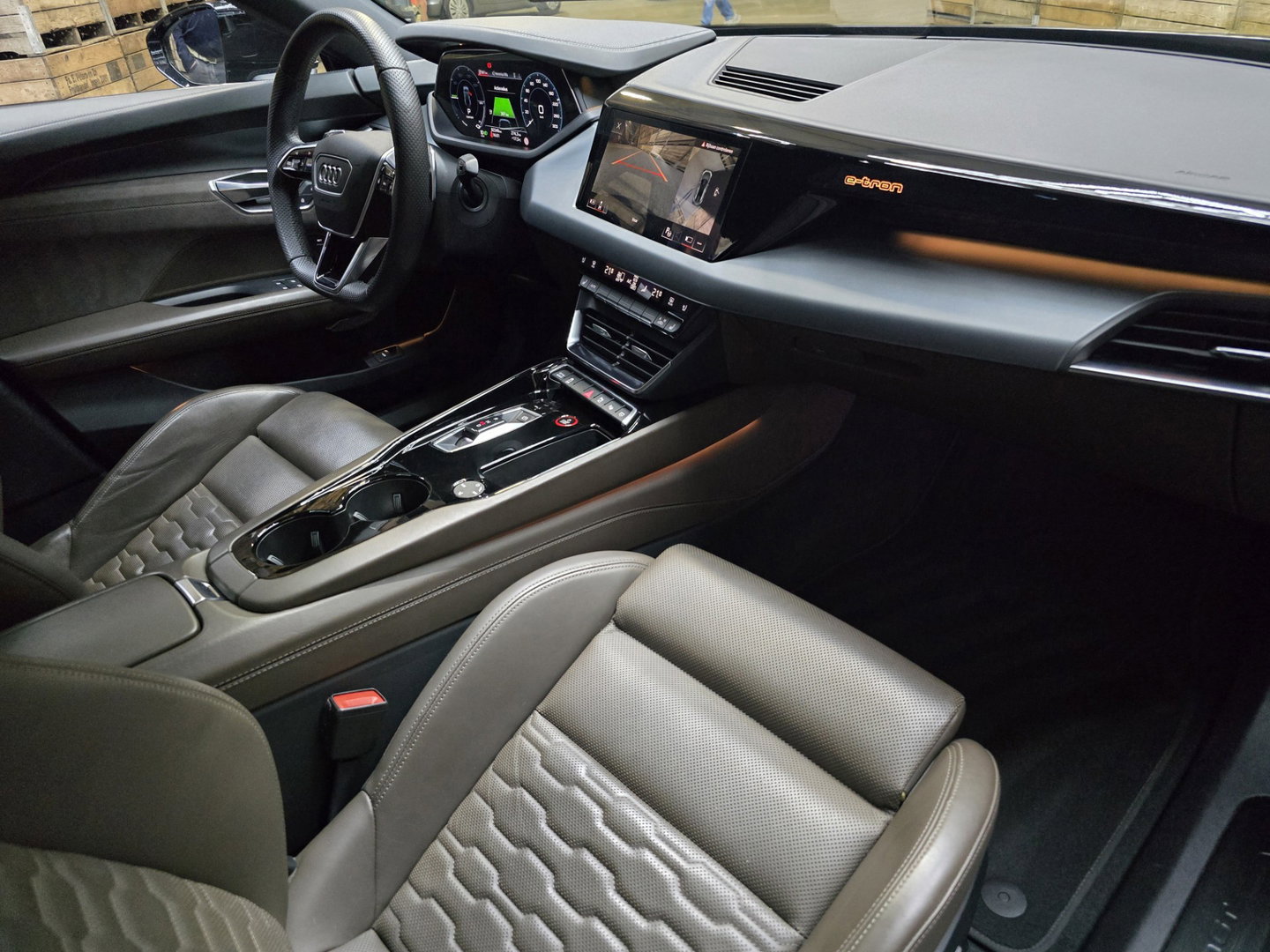 Audi e-tron GT GT edition ZERO 93 kWh Pano Leder/alcantara 4WBS HUD 360 B&O 20"LM