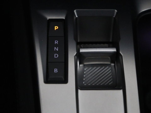 Peugeot 308 1.6 HYbrid 180 Allure Pack Business | Half leder | Adaptive cruise | Carplay | Camera | Navigatie | Side Assist | Full LED | Climate control | Parkeerhulp | PHEV | Plug In