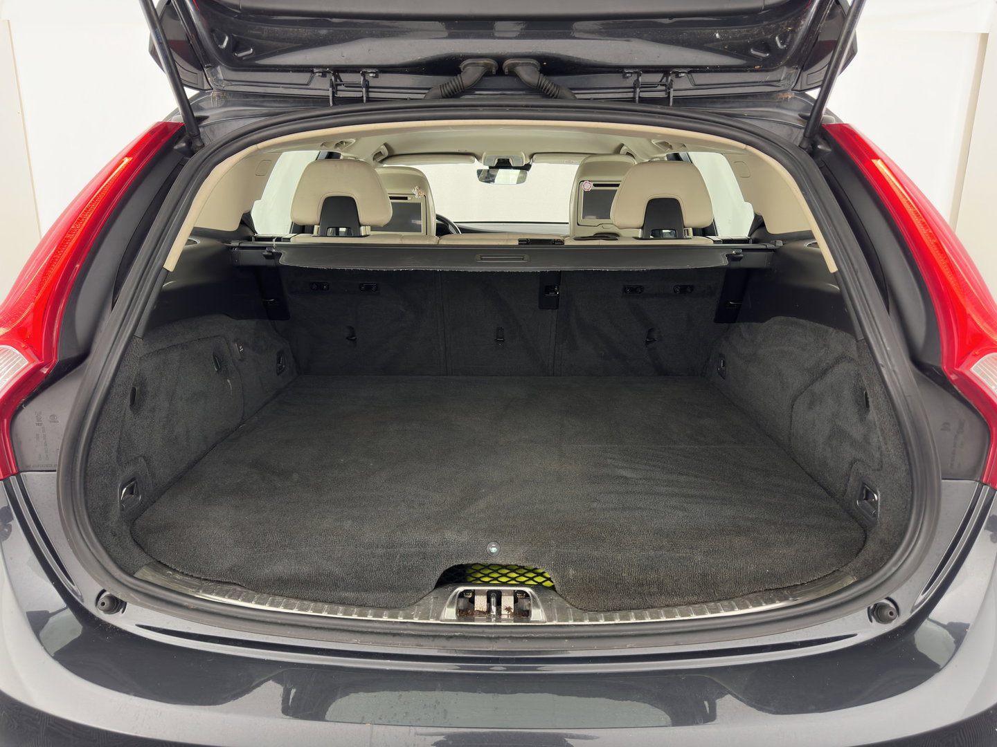 Volvo V60 2.4 D6 AWD Plug-In Hybrid Summum Aut. *LEATHER | XENON | MEMORY-PACK | HEATED-COMFORTSEATS | NAVI-FULLMAP | ECC | PDC | CRUISE | 17''ALU*