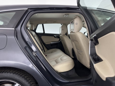 Volvo V60 2.4 D6 AWD Plug-In Hybrid Summum Aut. *LEATHER | XENON | MEMORY-PACK | HEATED-COMFORTSEATS | NAVI-FULLMAP | ECC | PDC | CRUISE | 17''ALU*