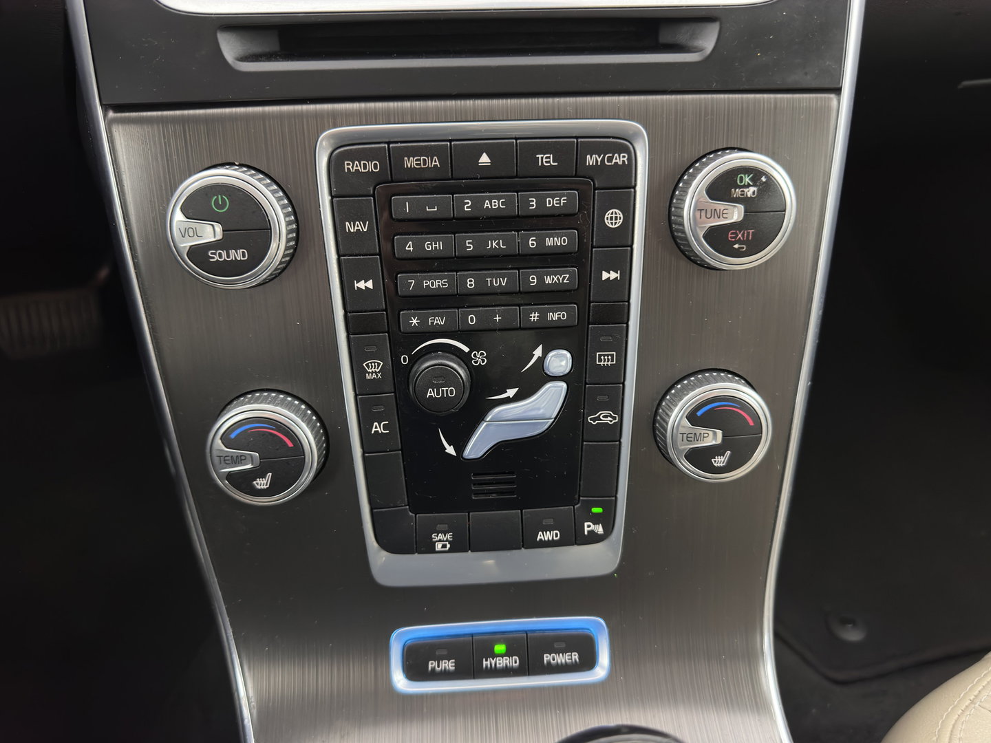 Volvo V60 2.4 D6 AWD Plug-In Hybrid Summum Aut. *LEATHER | XENON | MEMORY-PACK | HEATED-COMFORTSEATS | NAVI-FULLMAP | ECC | PDC | CRUISE | 17''ALU*