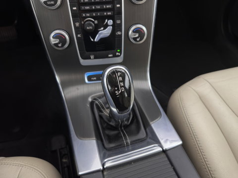 Volvo V60 2.4 D6 AWD Plug-In Hybrid Summum Aut. *LEATHER | XENON | MEMORY-PACK | HEATED-COMFORTSEATS | NAVI-FULLMAP | ECC | PDC | CRUISE | 17''ALU*