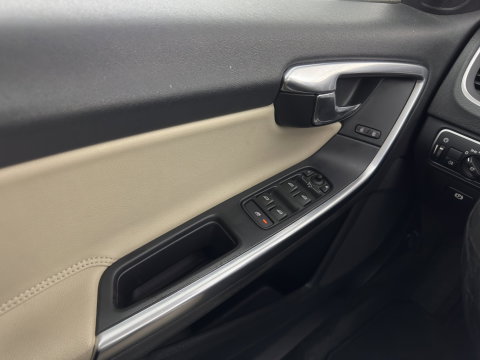 Volvo V60 2.4 D6 AWD Plug-In Hybrid Summum Aut. *LEATHER | XENON | MEMORY-PACK | HEATED-COMFORTSEATS | NAVI-FULLMAP | ECC | PDC | CRUISE | 17''ALU*