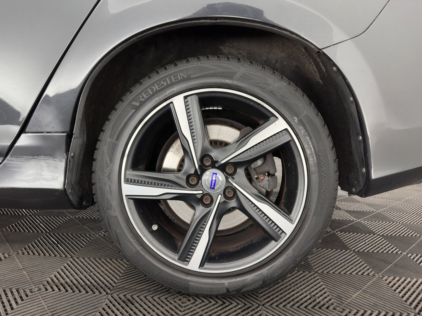 Volvo V60 2.4 D6 AWD Plug-In Hybrid Summum Aut. *LEATHER | XENON | MEMORY-PACK | HEATED-COMFORTSEATS | NAVI-FULLMAP | ECC | PDC | CRUISE | 17''ALU*