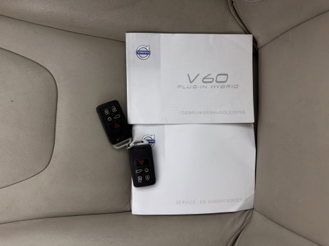 Volvo V60 2.4 D6 AWD Plug-In Hybrid Summum Aut. *LEATHER | XENON | MEMORY-PACK | HEATED-COMFORTSEATS | NAVI-FULLMAP | ECC | PDC | CRUISE | 17''ALU*