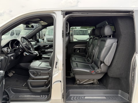 Mercedes-Benz V-Klasse 250d Lang L2H1 DC 5 persoons Edition / vaste prijs rijklaar € 36.950 ex btw / lease vanaf € 603 / leer / burmester / AMG / dubbele schuifdeur electrisch / trekhaak