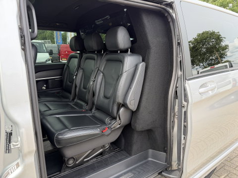 Mercedes-Benz V-Klasse 250d Lang L2H1 DC 5 persoons Edition / vaste prijs rijklaar € 36.950 ex btw / lease vanaf € 603 / leer / burmester / AMG / dubbele schuifdeur electrisch / trekhaak