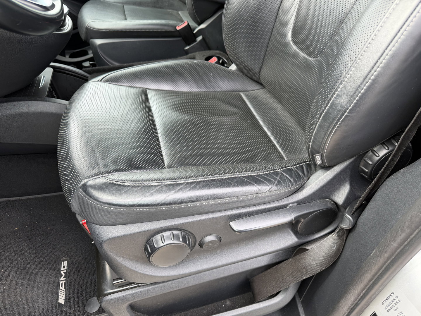 Mercedes-Benz V-Klasse 250d Lang L2H1 DC 5 persoons Edition / vaste prijs rijklaar € 36.950 ex btw / lease vanaf € 603 / leer / burmester / AMG / dubbele schuifdeur electrisch / trekhaak