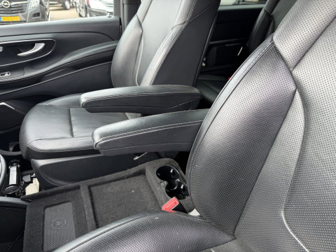 Mercedes-Benz V-Klasse 250d Lang L2H1 DC 5 persoons Edition / vaste prijs rijklaar € 36.950 ex btw / lease vanaf € 603 / leer / burmester / AMG / dubbele schuifdeur electrisch / trekhaak