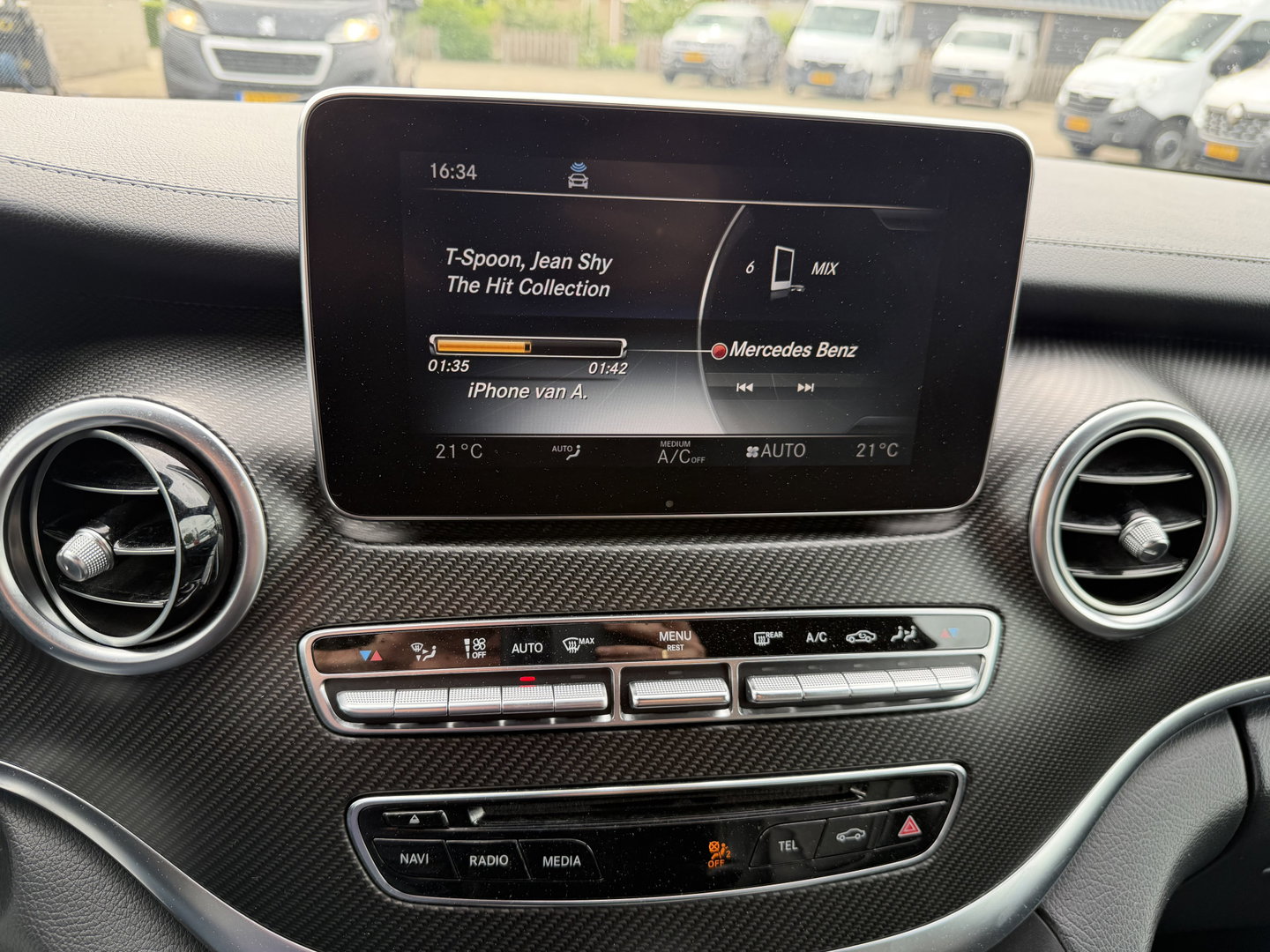 Mercedes-Benz V-Klasse 250d Lang L2H1 DC 5 persoons Edition / vaste prijs rijklaar € 36.950 ex btw / lease vanaf € 603 / leer / burmester / AMG / dubbele schuifdeur electrisch / trekhaak