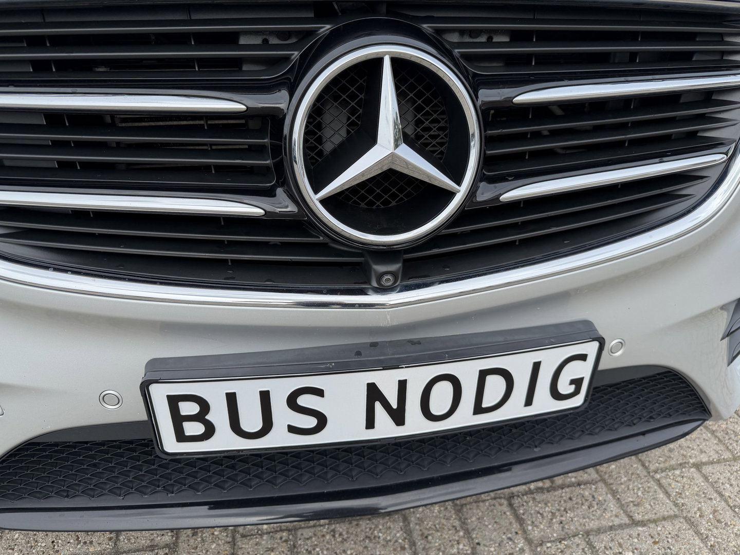 Mercedes-Benz V-Klasse 250d Lang L2H1 DC 5 persoons Edition / vaste prijs rijklaar € 36.950 ex btw / lease vanaf € 603 / leer / burmester / AMG / dubbele schuifdeur electrisch / trekhaak