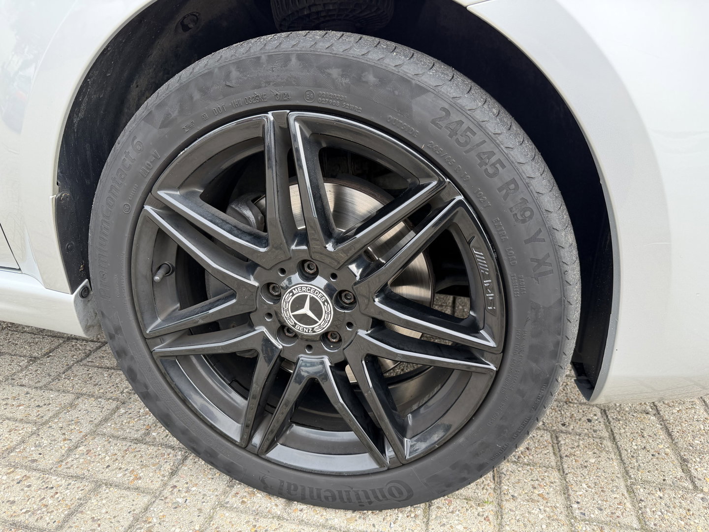 Mercedes-Benz V-Klasse 250d Lang L2H1 DC 5 persoons Edition / vaste prijs rijklaar € 36.950 ex btw / lease vanaf € 603 / leer / burmester / AMG / dubbele schuifdeur electrisch / trekhaak