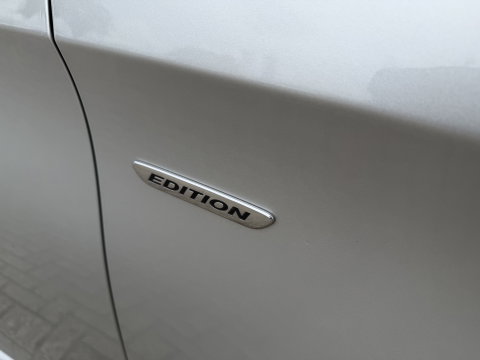 Mercedes-Benz V-Klasse 250d Lang L2H1 DC 5 persoons Edition / vaste prijs rijklaar € 36.950 ex btw / lease vanaf € 603 / leer / burmester / AMG / dubbele schuifdeur electrisch / trekhaak