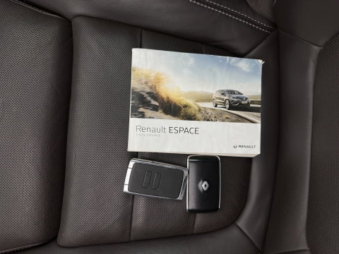 Renault Espace 1.6 dCi Initiale Paris [ 7-Pers. ] Aut. *PANO | LEATHER |  ADAPTIVE-CRUISE | FULL-LED | BLINDSPOT | CAMERA | KEYLESS | HEATED-COMFORTSEATS | PRIVACY-GLASS | ECC | PDC | HEAD-UP | TOWBAR | 19''ALU*