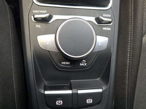 Audi Q2 30 TFSI Advanced edition Full LED MMI Navi Camera VCP 17"LM