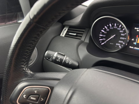 Land Rover Range Rover Evoque 2.2 TD4 4WD Prestige *PANO | FULL-LEATHER | BI-XENON | MEMORY-PACK | NAVI-FULLMAP | MERIDIAN-AUDIO | CAMERA | HEATED-COMFORTSEATS | PRIVACY-GLASS | ECC | PDC | CRUISE | TOWBAR | 20''ALU*