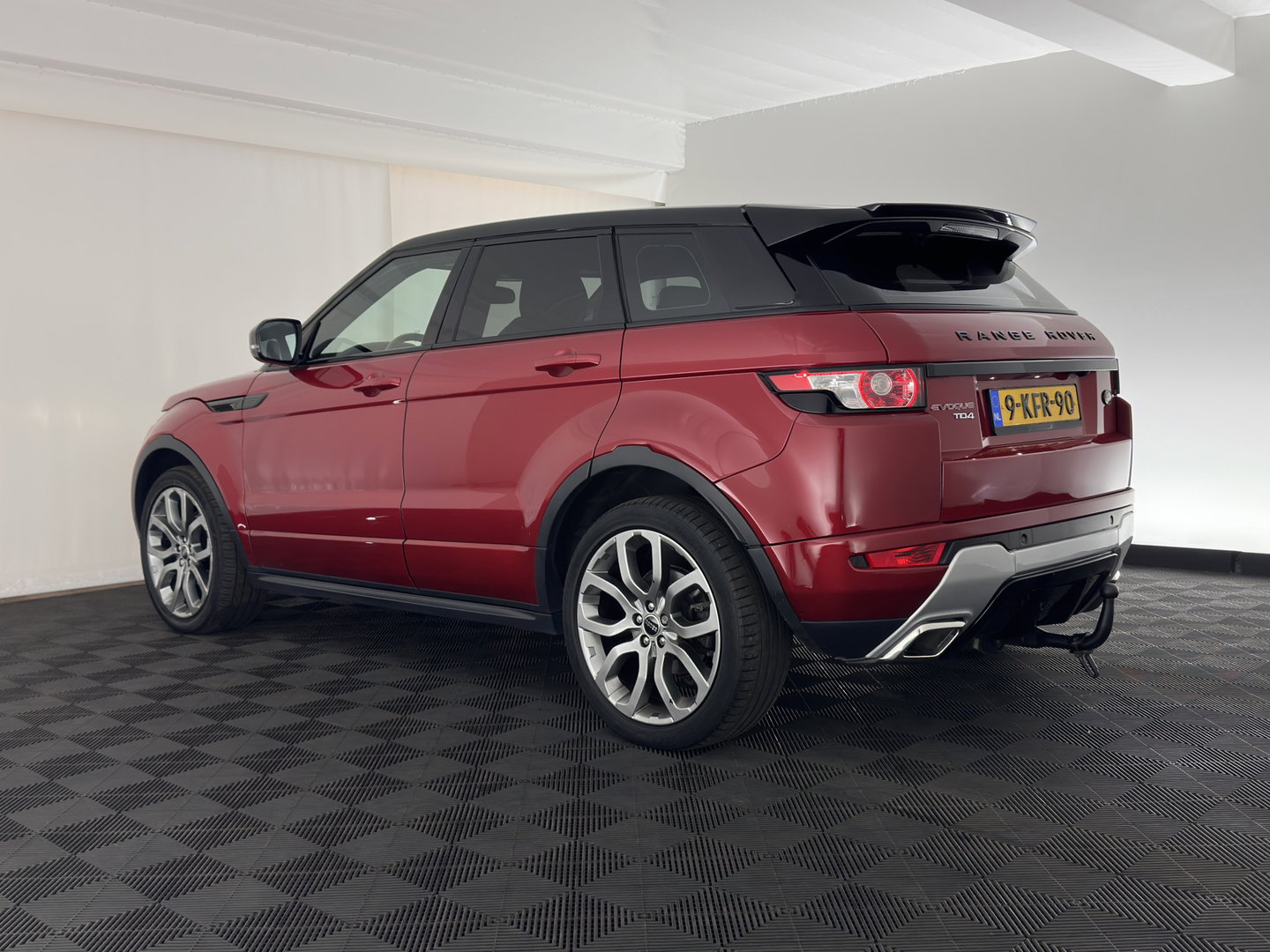 Land Rover Range Rover Evoque 2.2 TD4 4WD Prestige *PANO | FULL-LEATHER | BI-XENON | MEMORY-PACK | NAVI-FULLMAP | MERIDIAN-AUDIO | CAMERA | HEATED-COMFORTSEATS | PRIVACY-GLASS | ECC | PDC | CRUISE | TOWBAR | 20''ALU*
