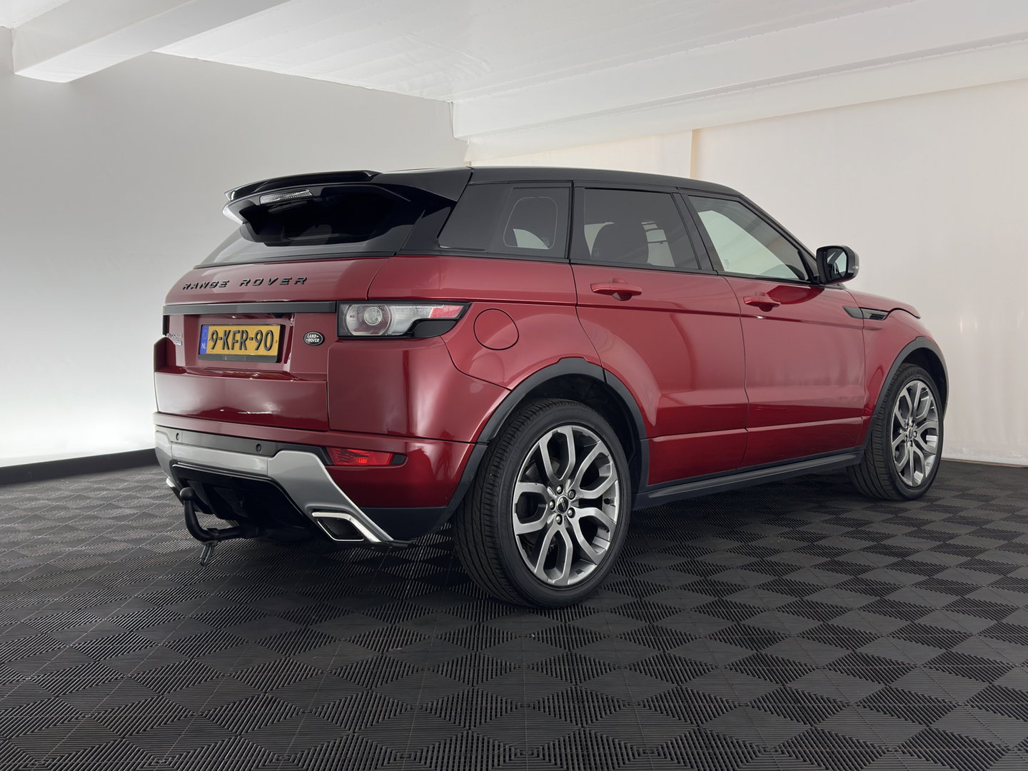 Land Rover Range Rover Evoque 2.2 TD4 4WD Prestige *PANO | FULL-LEATHER | BI-XENON | MEMORY-PACK | NAVI-FULLMAP | MERIDIAN-AUDIO | CAMERA | HEATED-COMFORTSEATS | PRIVACY-GLASS | ECC | PDC | CRUISE | TOWBAR | 20''ALU*
