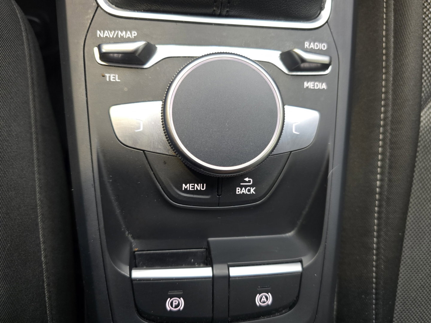 Audi Q2 30 TFSI Advanced edition Full LED MMI Navi Camera VCP 17"LM