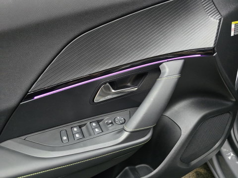 Peugeot e-2008 EV GT 54 kWh Navi LED Clima Cruise Camera LM