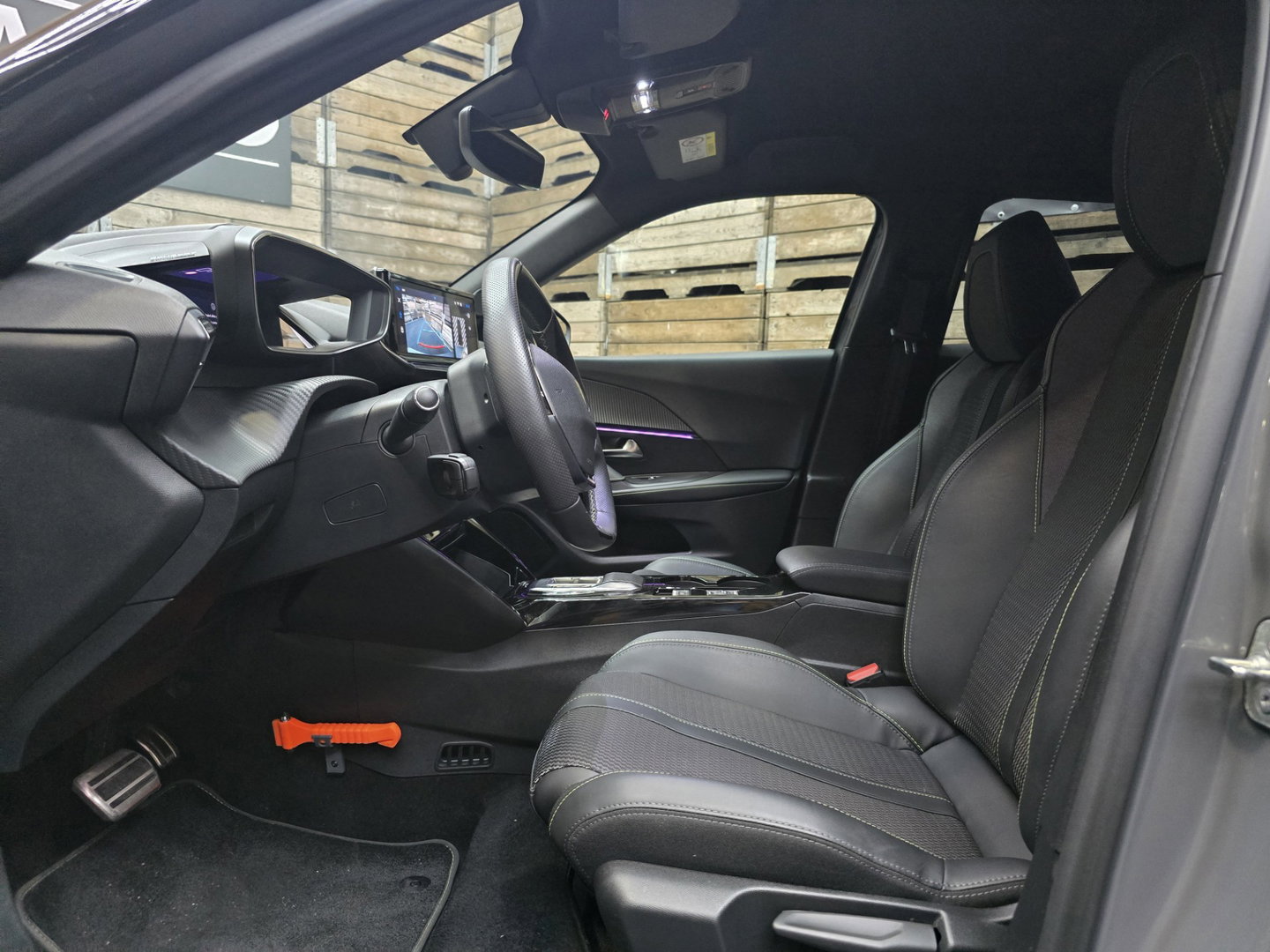 Peugeot e-2008 EV GT 54 kWh Navi LED Clima Cruise Camera LM